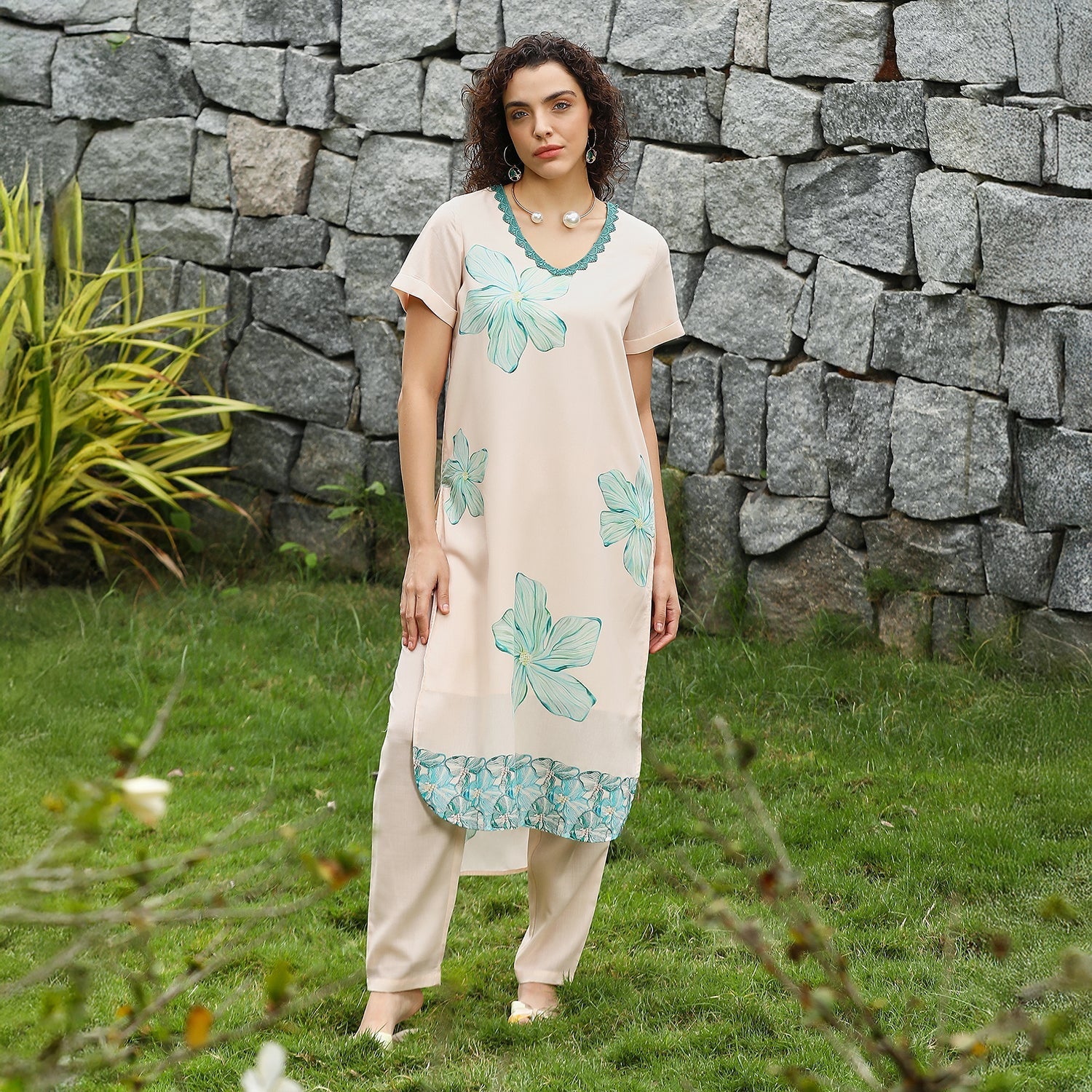 Chantilly Bloom Kurta Set - Image 3