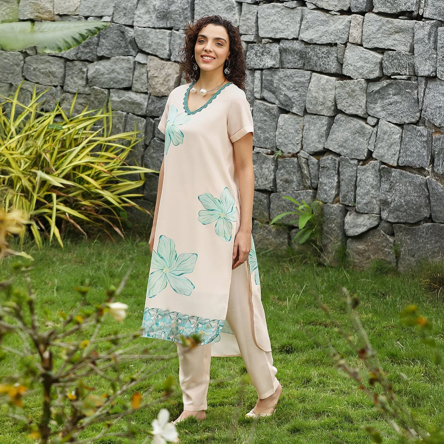 Chantilly Bloom Kurta Set - Image 4